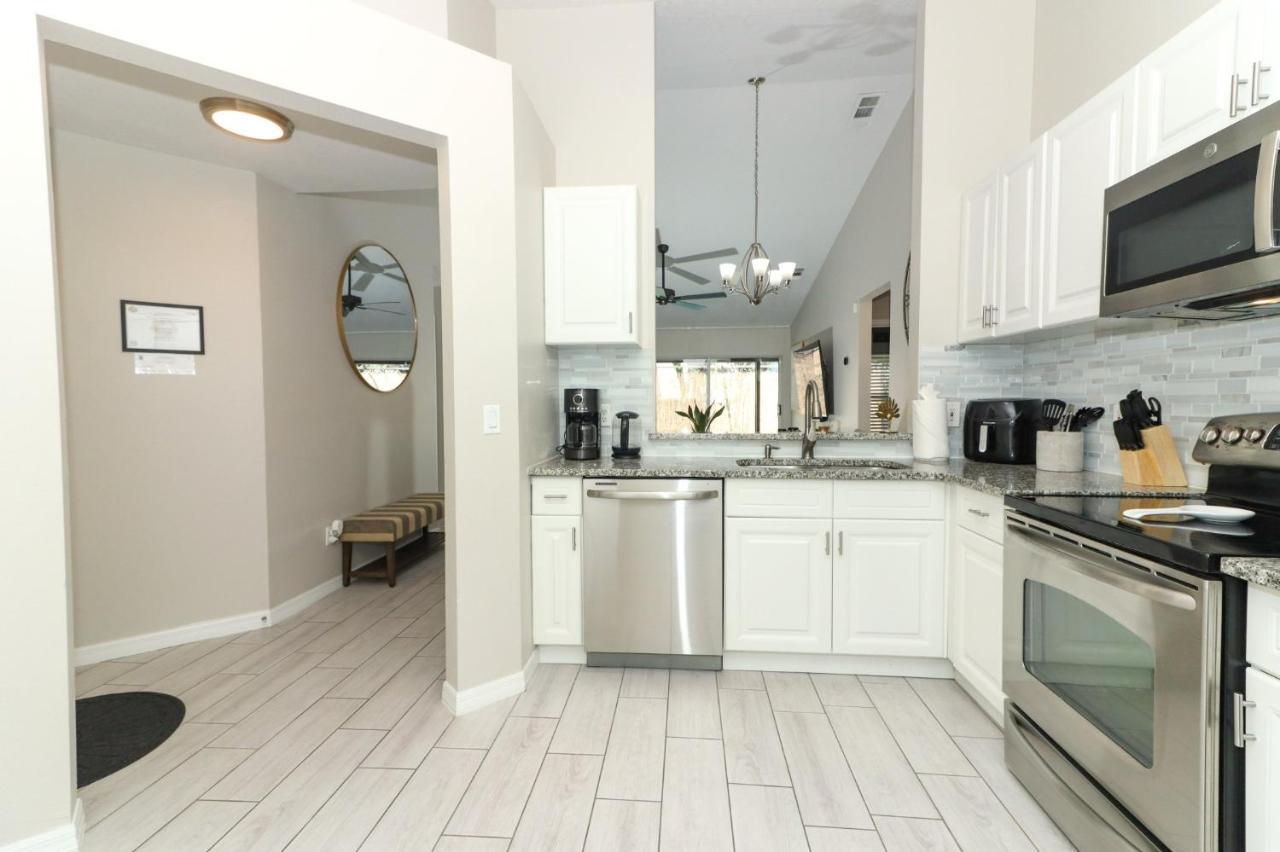 Lilys Stylish Villa Close To Disney Ideal For Long Stays ออร์ลันโด ภายนอก รูปภาพ