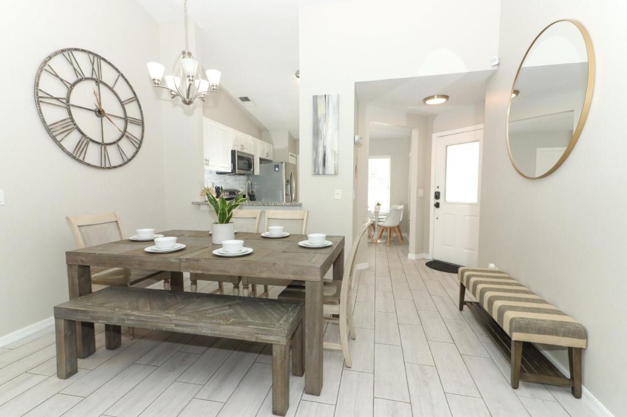 Lilys Stylish Villa Close To Disney Ideal For Long Stays ออร์ลันโด ภายนอก รูปภาพ