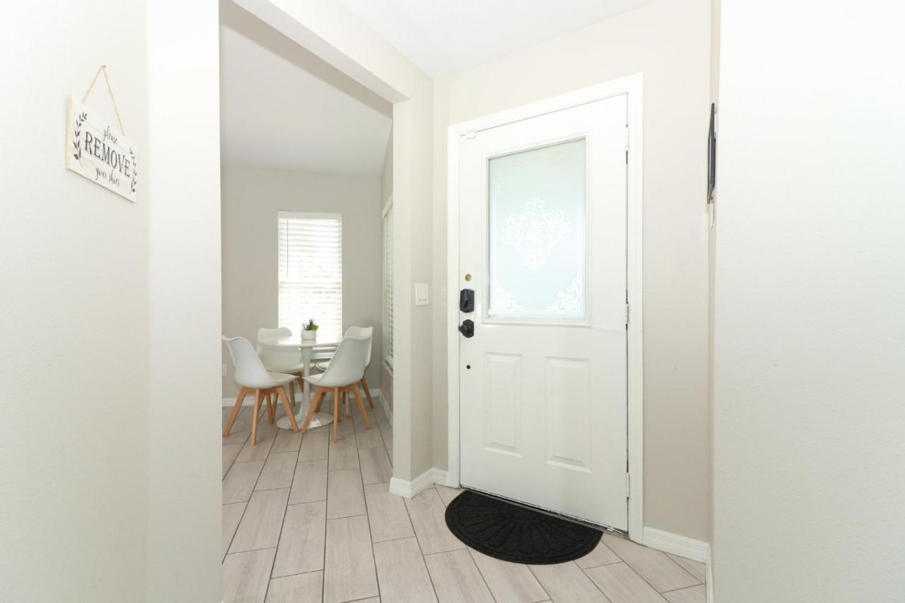 Lilys Stylish Villa Close To Disney Ideal For Long Stays ออร์ลันโด ภายนอก รูปภาพ