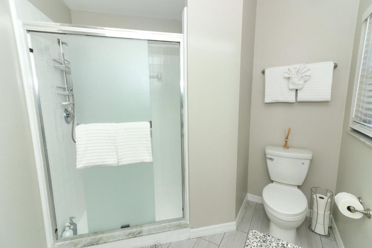 Lilys Stylish Villa Close To Disney Ideal For Long Stays ออร์ลันโด ภายนอก รูปภาพ