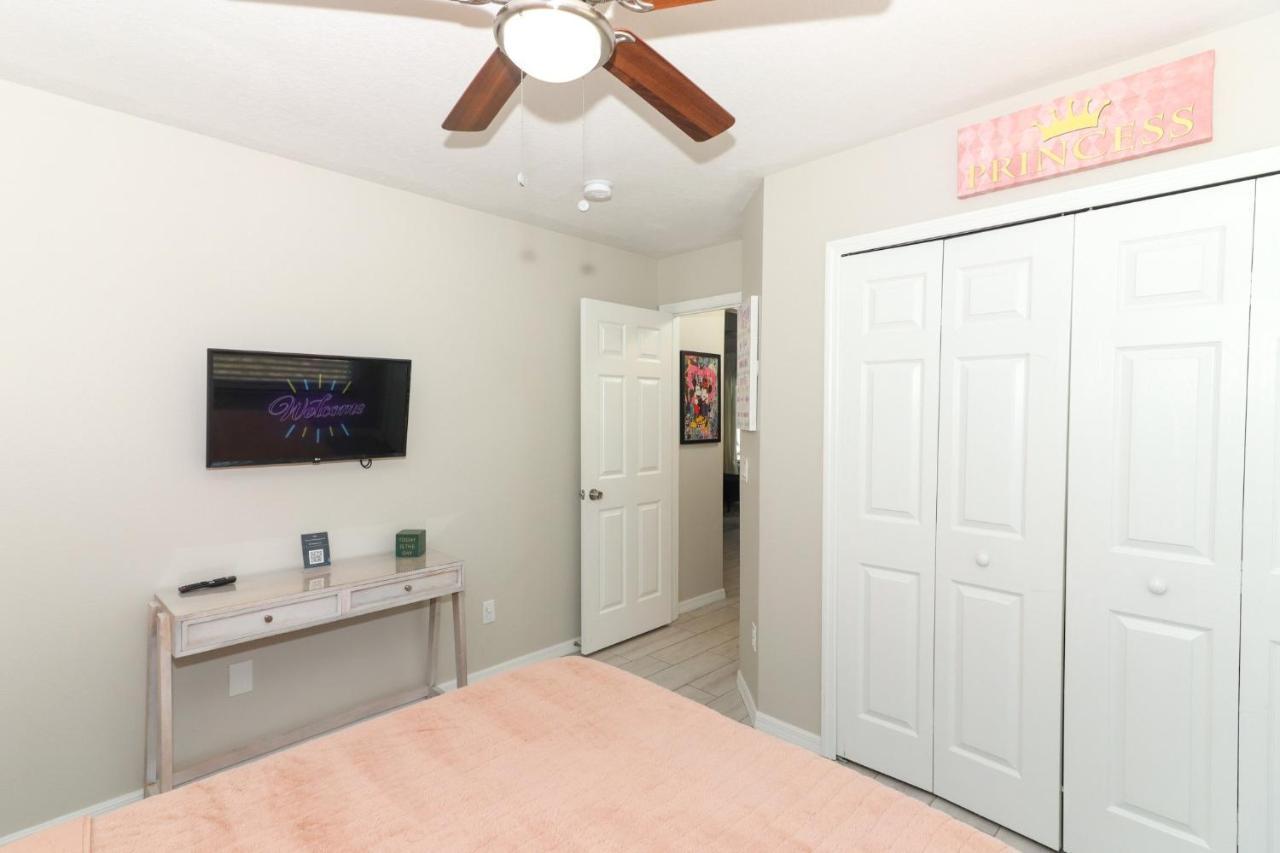 Lilys Stylish Villa Close To Disney Ideal For Long Stays ออร์ลันโด ภายนอก รูปภาพ